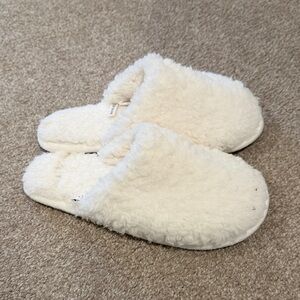 Pottery Barn Cream Fuzzy Slippers